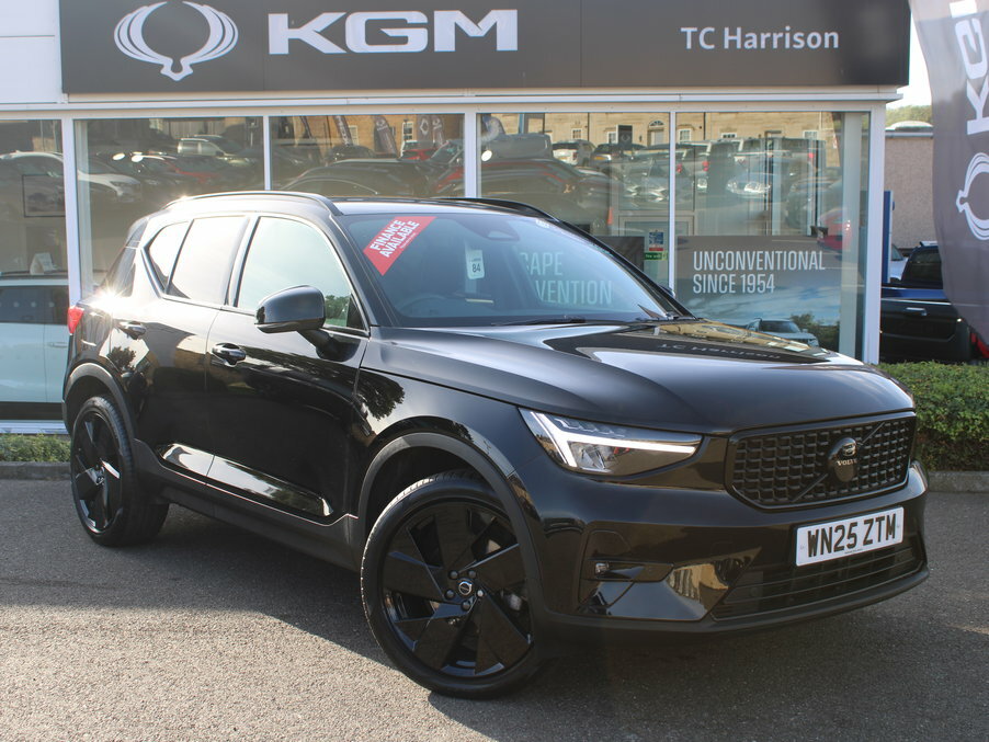 Volvo XC40 2.0 B4p Plus Black Edition WN25ZTM Black