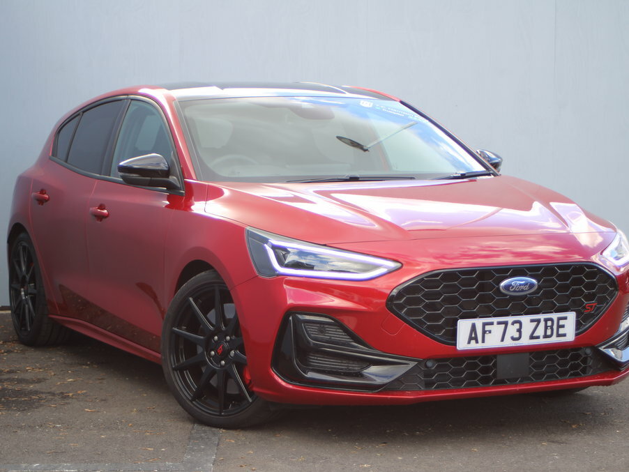 Ford Focus 2.3 Ecoboost St Track Pack Red