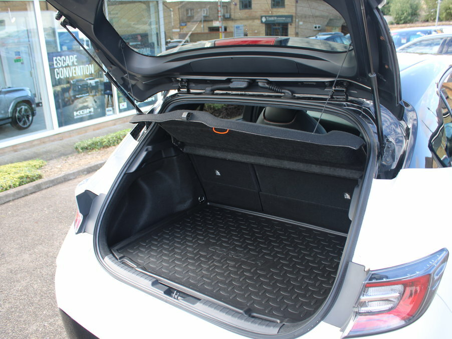 Toyota Corolla Corolla Excel Vvt-i Hev Cvt Silver #24