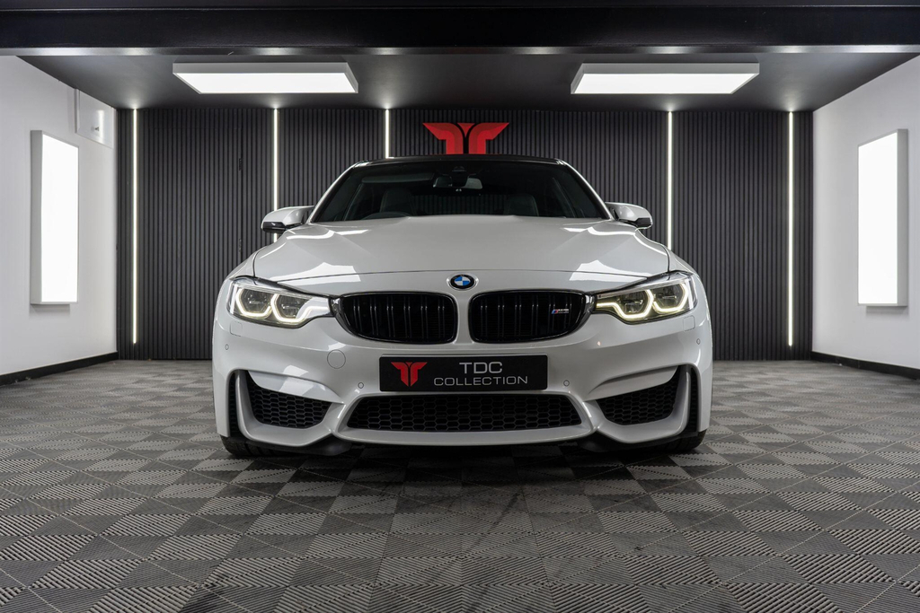 BMW M3 Saloon White #5