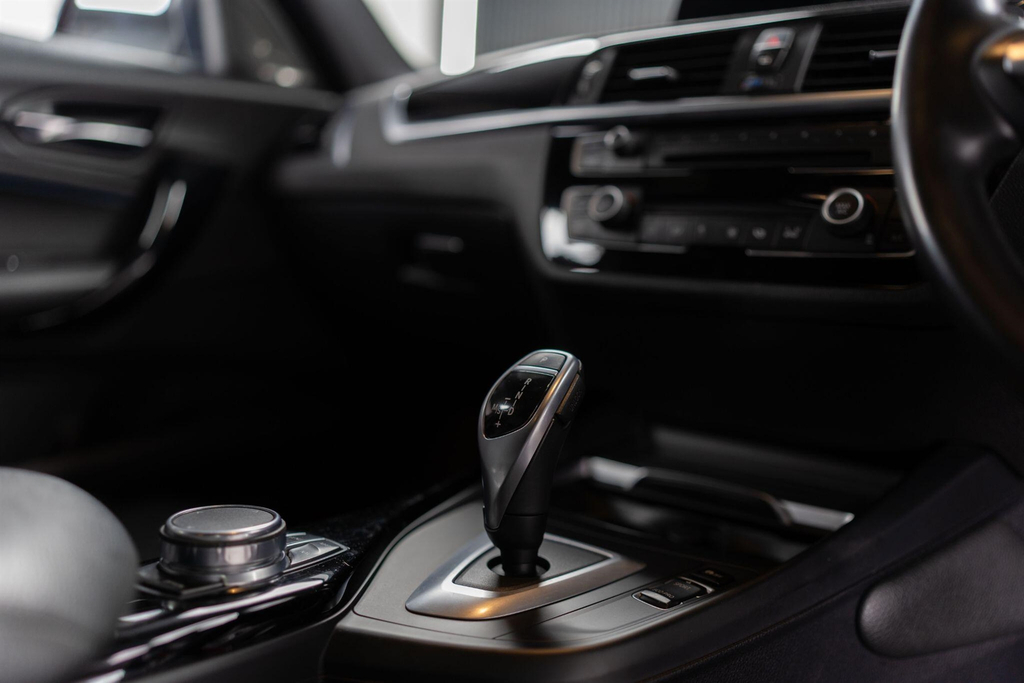 BMW 1 Series 116D Sport Nav White #38