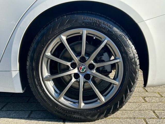 Alfa Romeo Giulia 2.2 Td Speciale Euro 6 Ss Grey #37