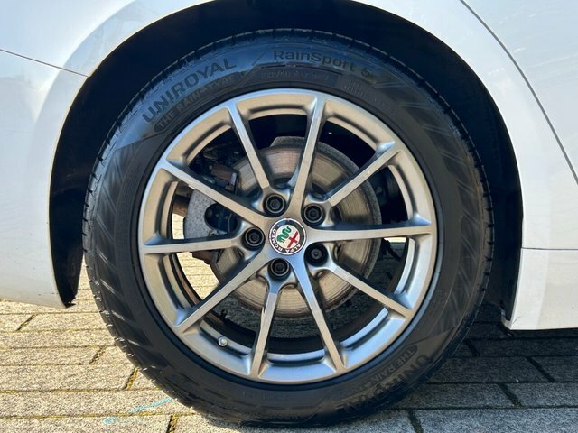 Alfa Romeo Giulia 2.2 Td Speciale Euro 6 Ss Grey #36