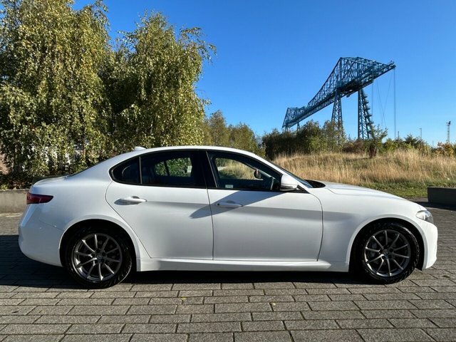 Alfa Romeo Giulia 2.2 Td Super Saloon Euro 6 Ss White #2