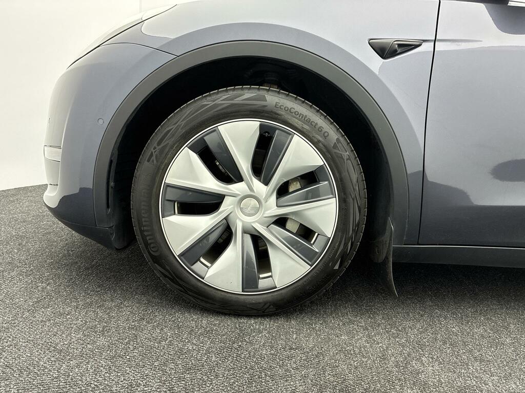 Tesla Model Y Long Range Silver #5