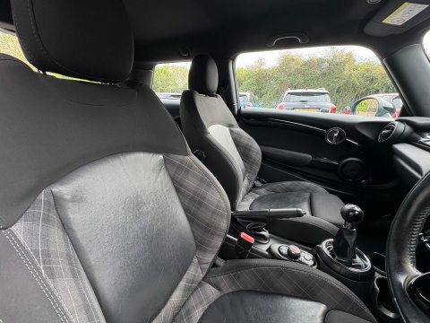 Mini Hatch 2017 17 Cooper #3