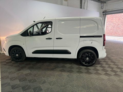 Vauxhall Combo Panel Van 1.5 Turbo D 2300 Dynamic L2 H1 Euro 6 White #8