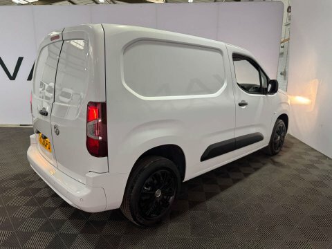 Vauxhall Combo 2022 72 1.5 White #5