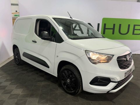 Vauxhall Combo 2022 72 1.5 White