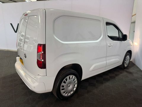 Vauxhall Combo 2023 23 1.5 White #4