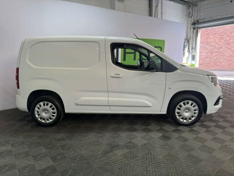 Vauxhall Combo 2023 23 1.5 White #3