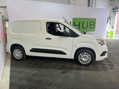 Vauxhall Combo 2020 70 1.5 White #4