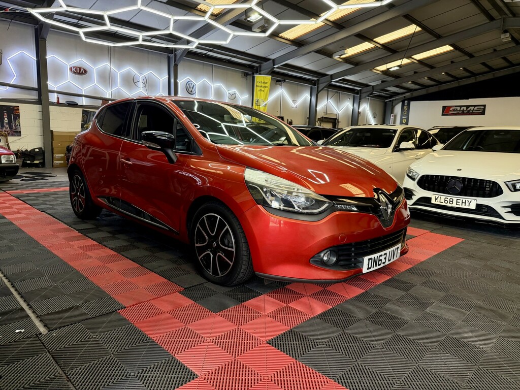 Renault Clio Hatchback 1.2 16V Dynamique Medianav 201363 Red