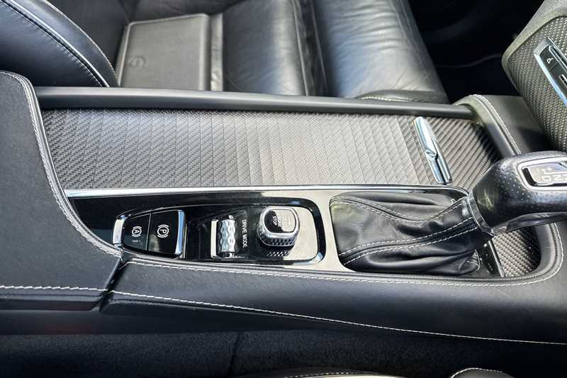 Volvo XC90 2.0 D5 Powerpulse Momentum Awd 231 Bhp Blue #44