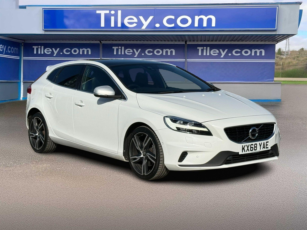 Volvo V40 1.5 Inscription T3 Gold #1