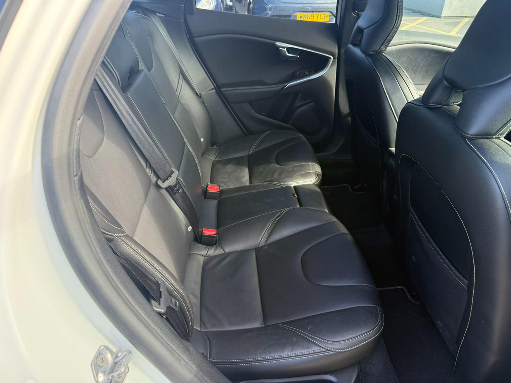 Volvo V40 1.5 Inscription T3 Gold #28