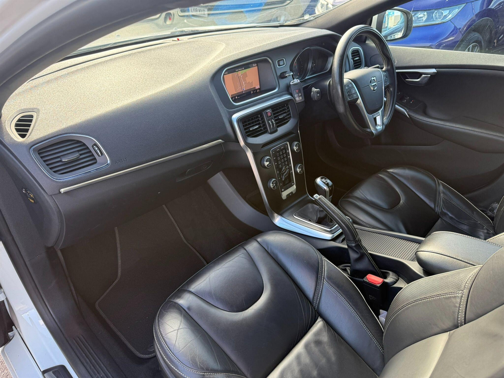 Volvo V40 1.5 Inscription T3 Gold #25