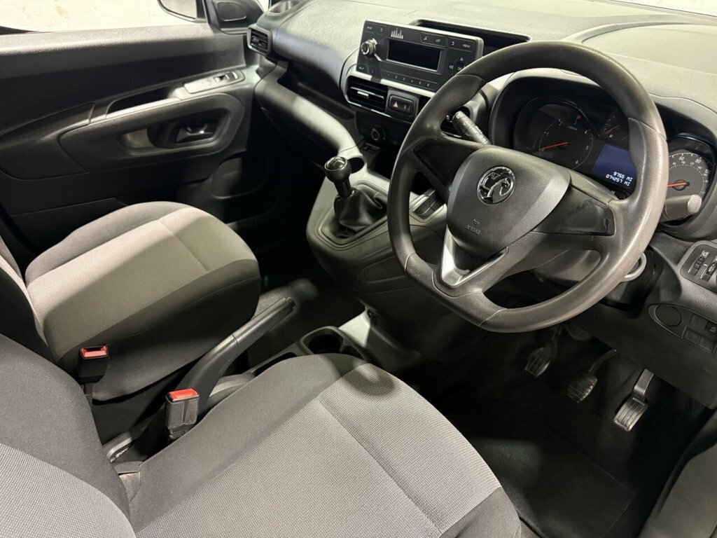 Vauxhall Combo Mpv DL68YVT White #3