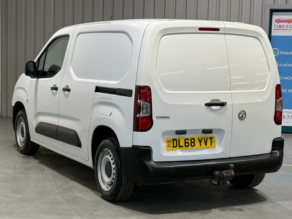 Vauxhall Combo Mpv DL68YVT White #2