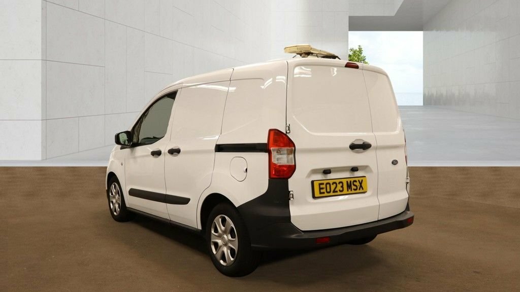 Ford Transit Courier 1.5L Trend White #3