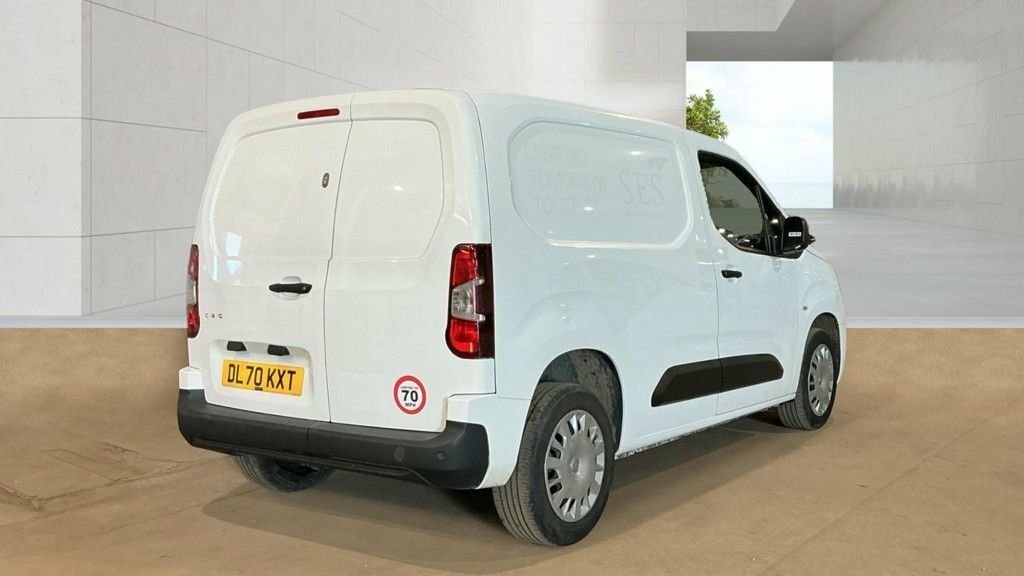 Vauxhall Combo 1.6L Sportive White #4
