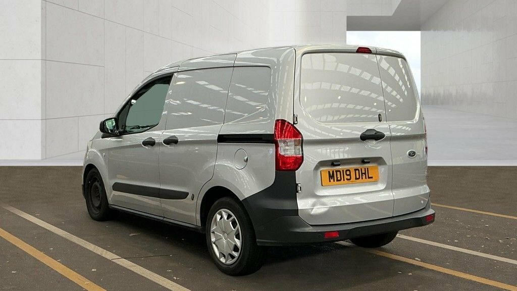 Ford Transit Courier Mpv White #3