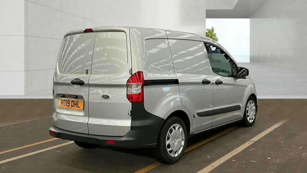 Ford Transit Courier Mpv White #4