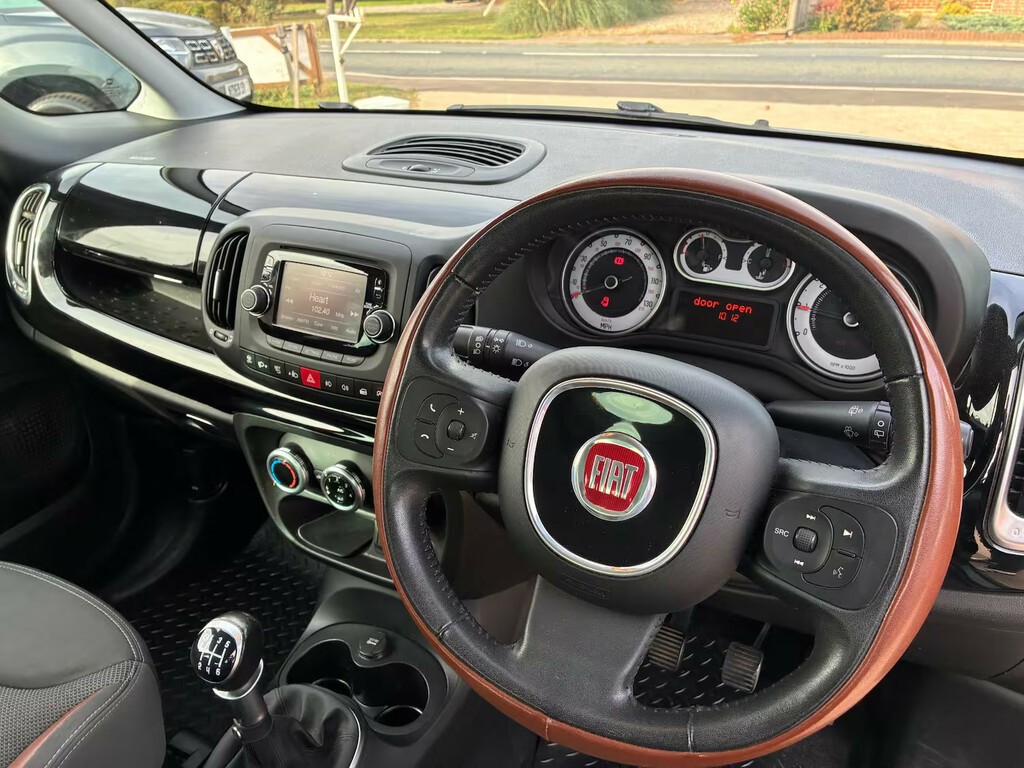 Fiat 500L 1.6 Multijet 105 Trekking Mpv White #5