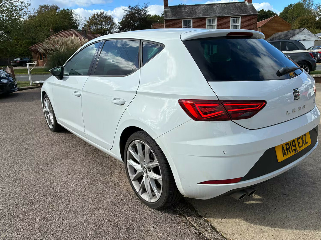 Seat Leon 1.5 Tsi Evo 150 Fr Sport Ez Hatchback White #4