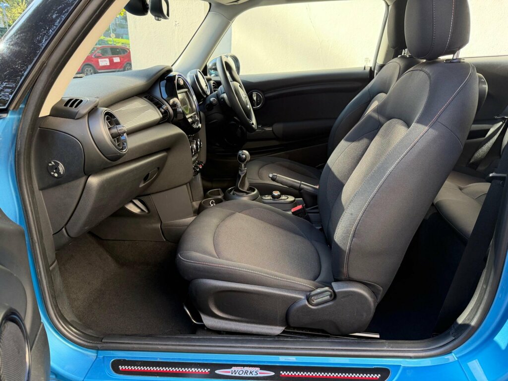 Mini Hatch 1.5 Cooper Euro 6 Ss Silver #37