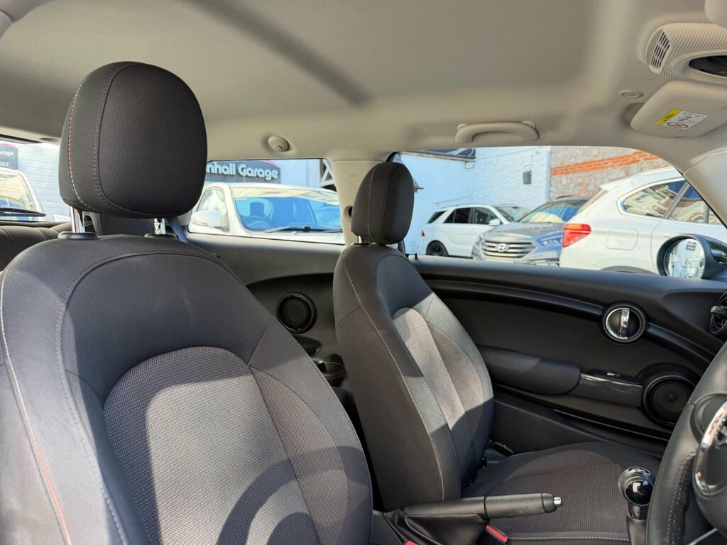 Mini Hatch 1.5 Cooper Euro 6 Ss Silver #39