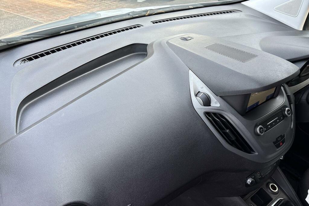 Ford Transit Courier Mpv #15