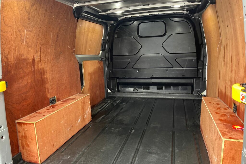 Ford Transit Custom 320 L1 Fwd 2.0 Ecoblue 185Ps Low Roof D Cab Limite Silver #4