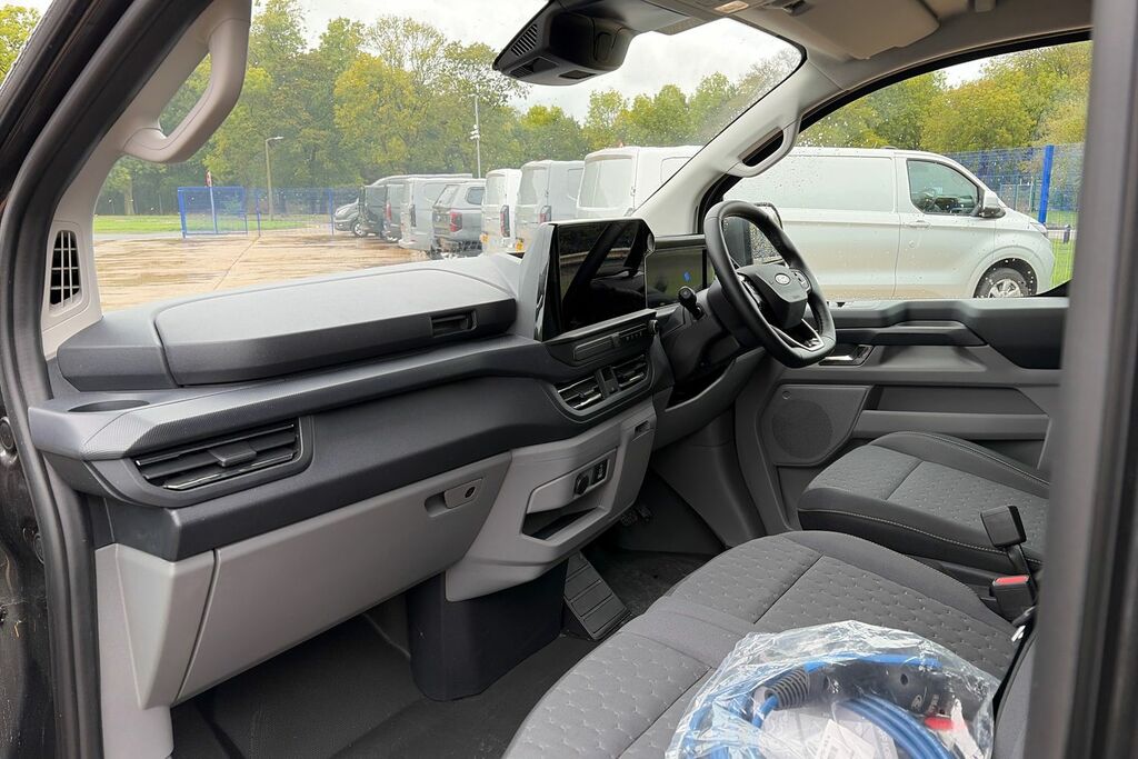 Ford Transit Custom 320 Limited L2 Lwb Fwd 2.5 Phev 232Ps Low Roo #3