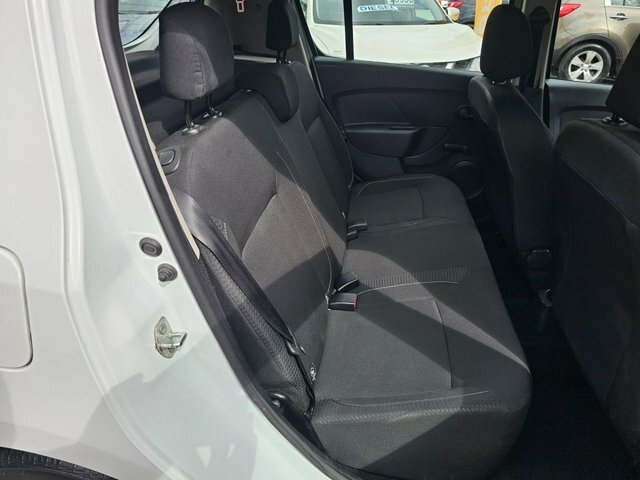Dacia Sandero 1.5 Dci Ambiance Hatchback Euro White #6