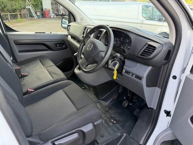Vauxhall Vivaro 1.5 Turbo D 2900 Sportive Panel Van 6Dr Man White #3