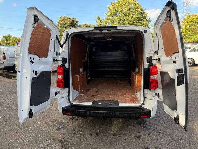 Vauxhall Vivaro 1.5 Turbo D 2900 Sportive Panel Van 6Dr Man White #4