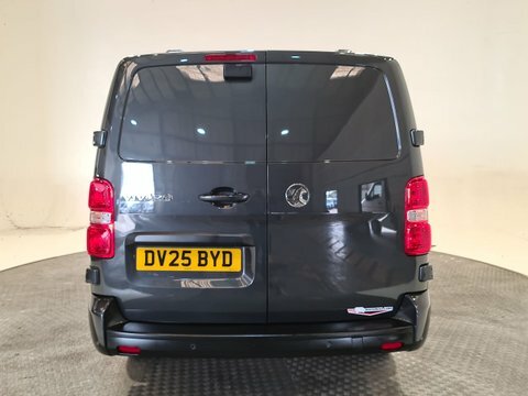 Vauxhall Vivaro 2700 1.5D 120Ps Prime H1 Van White #10