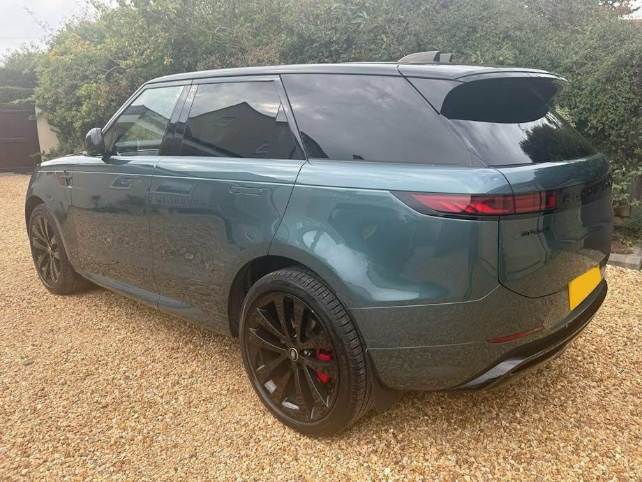 Land Rover Range Rover Sport 3L First Edition Green #2