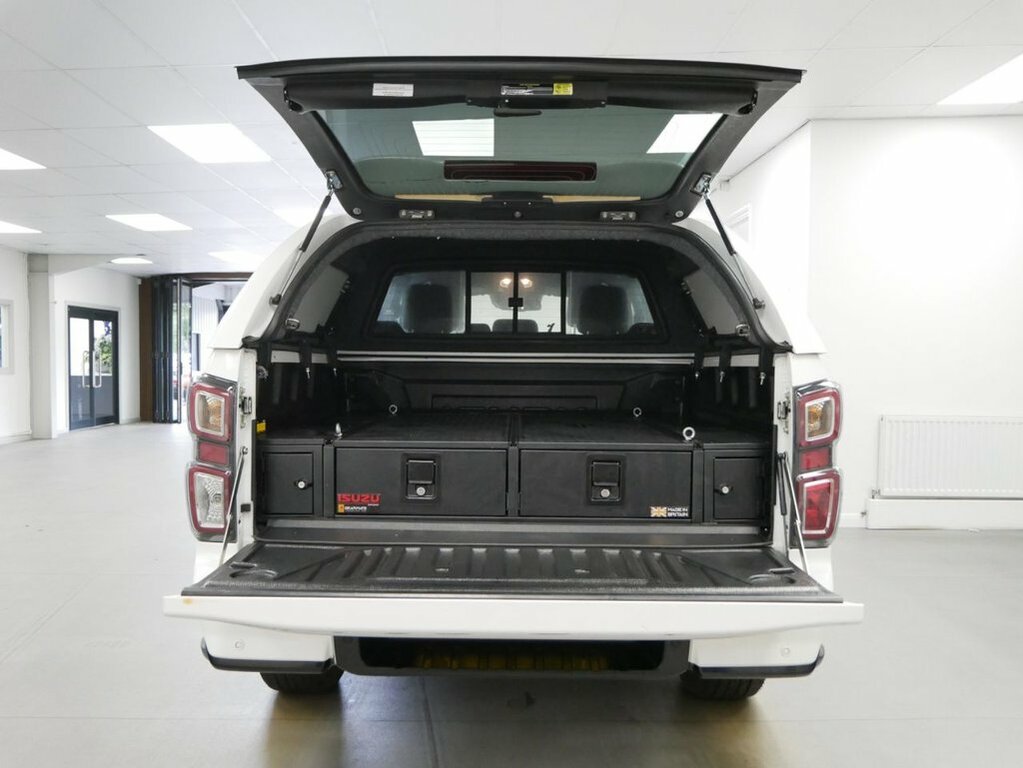 Isuzu D-Max 1.9L Td V-cross Pickup Double Cab Manua White #2