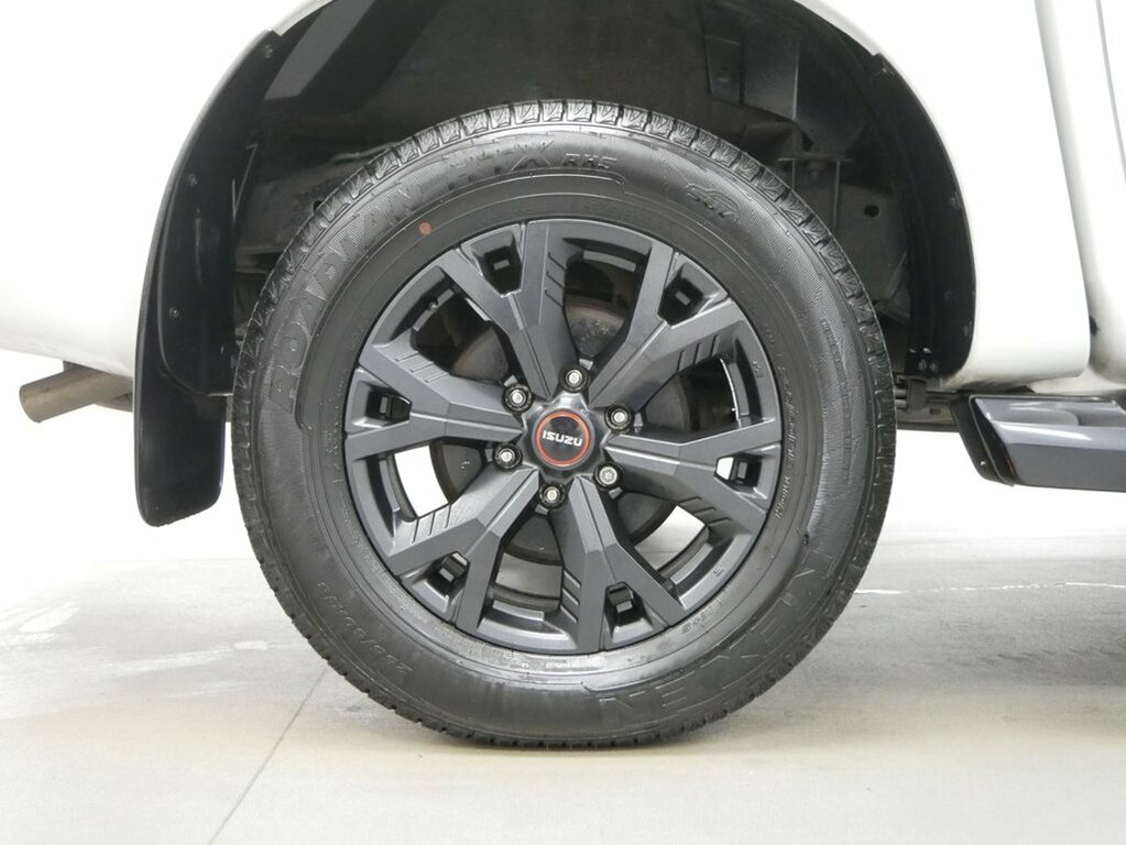 Isuzu D-Max V-cross Silver #23