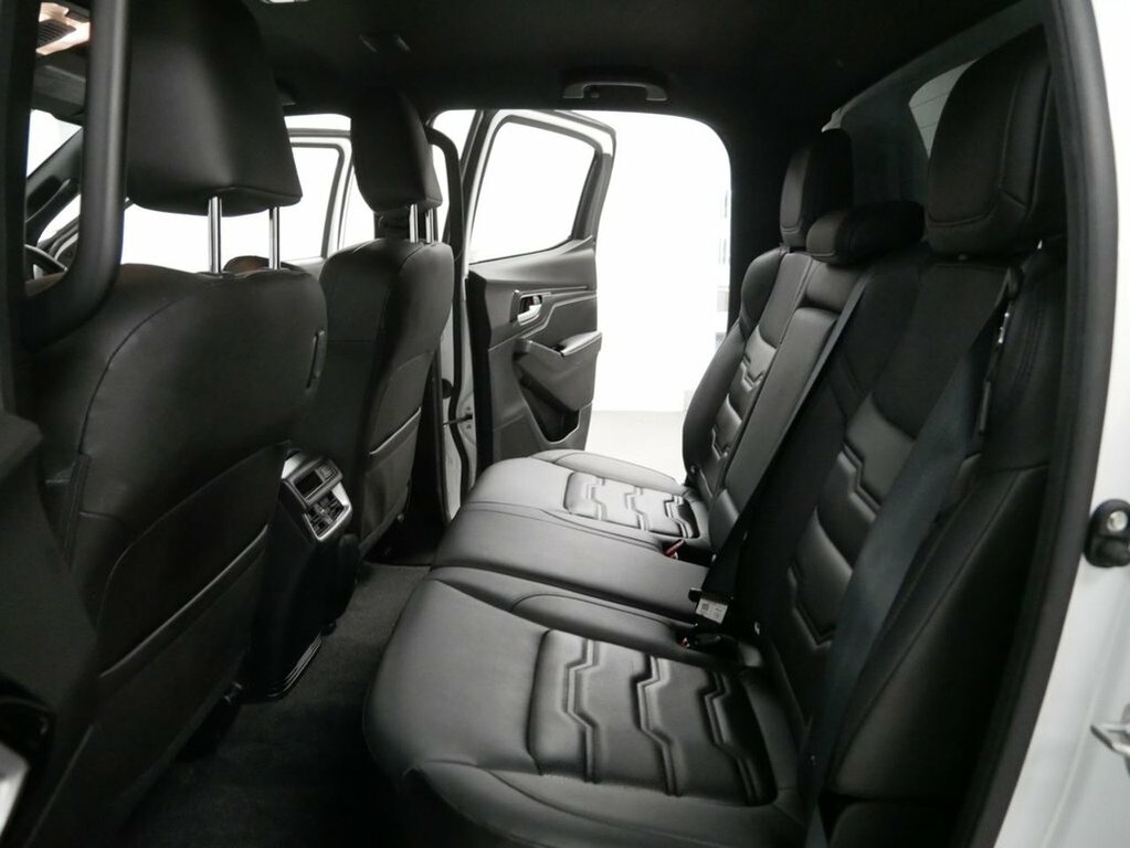 Isuzu D-Max V-cross Silver #30