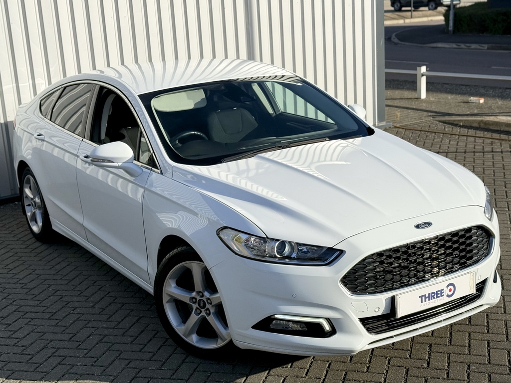 Ford Mondeo Titanium Tdci White #2
