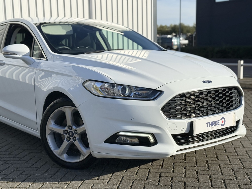 Ford Mondeo Titanium Tdci White #3