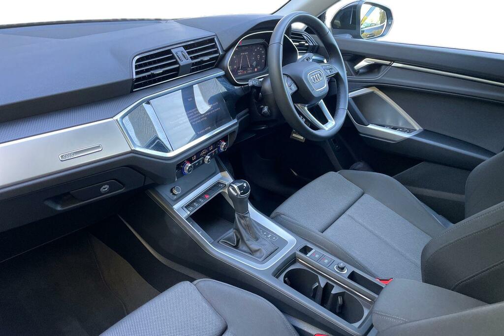 Audi Q3 Tfsi Sport Black #2
