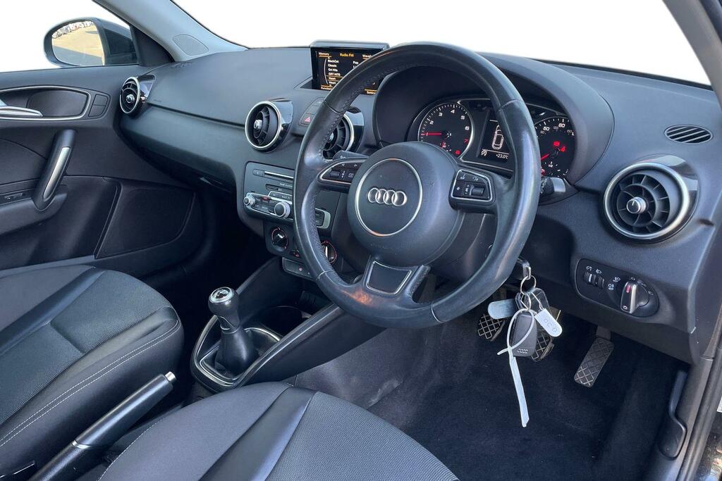 Audi A1 Audi A1 Sportback Sport Nav 1.0 Tfsi 95 Ps 5-Speed Black #6