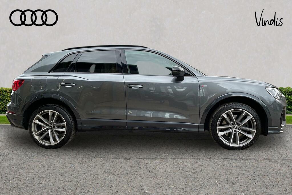 Audi Q3 Audi Q3 Black Edition 40 Tdi Quattro 200 Ps S Tron Grey #4