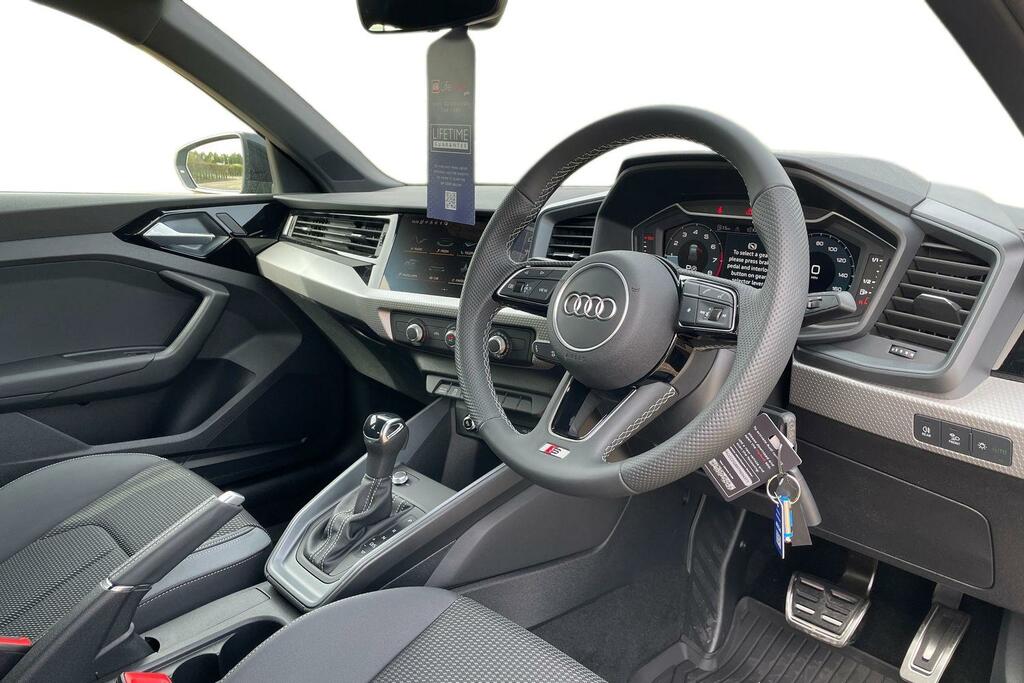 Audi A1 Audi A1 Sportback 35 Tfsi S Line S Tronic Black #6