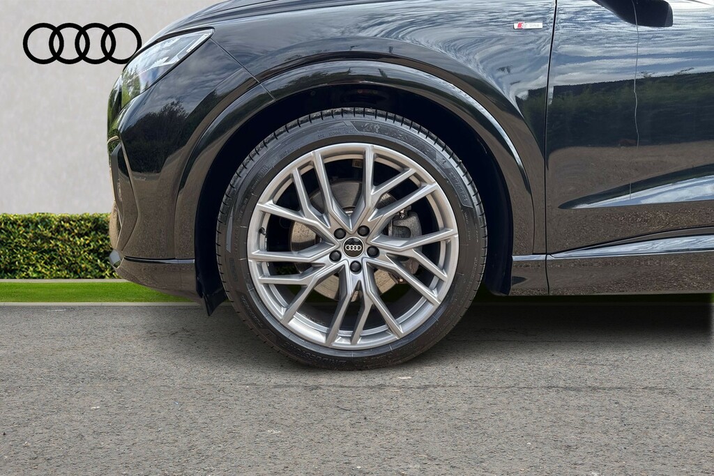 Audi Q4 E Tron Audi Q4 E-tron Q4 Edition 1 50 E-tron Quattro 220, Black #5