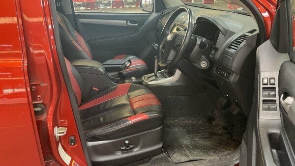 Isuzu D-Max 2.5 Td 4X4 201515 Silver #10